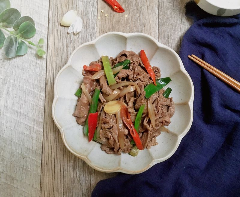 蔥爆牛肉【一匙入味 家常好菜】