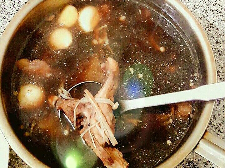 南洋肉骨茶