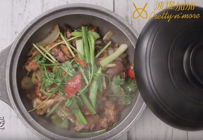 麻辣雞煲