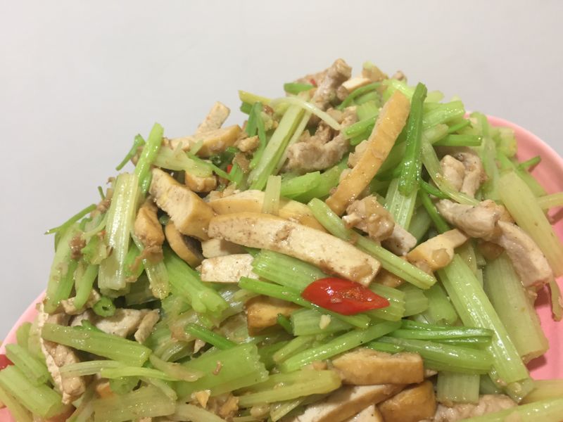 芹菜豆乾