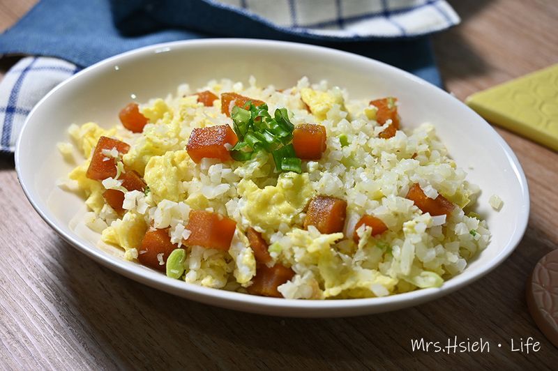 烏魚子炒飯（花椰菜米）