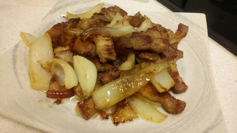 洋蔥香煎五花肉