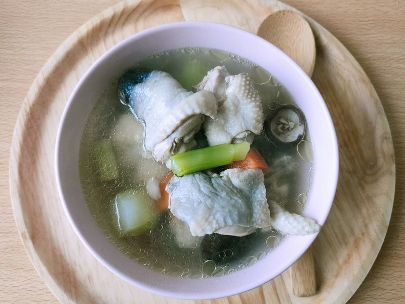 菜心香菇雞湯