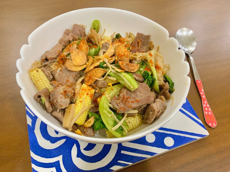 牛肉-蒜片拌飯