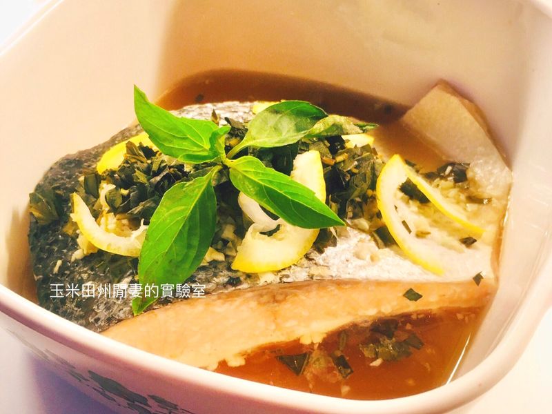 泰式酸辣鮭魚