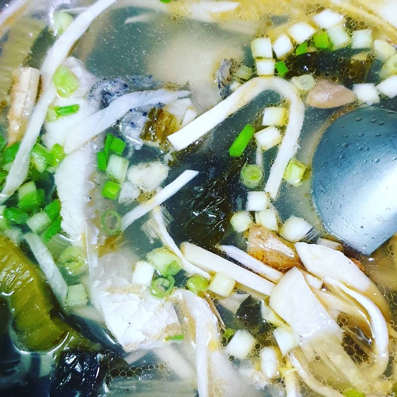 萬惡宵夜~私房菜【杏鮑菇酸菜魚】