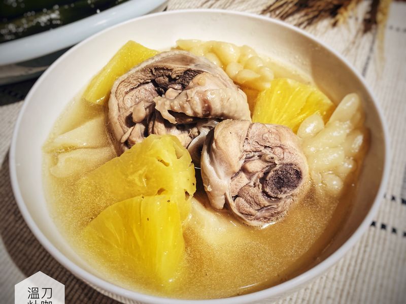 酸甜鳳梨苦瓜雞湯