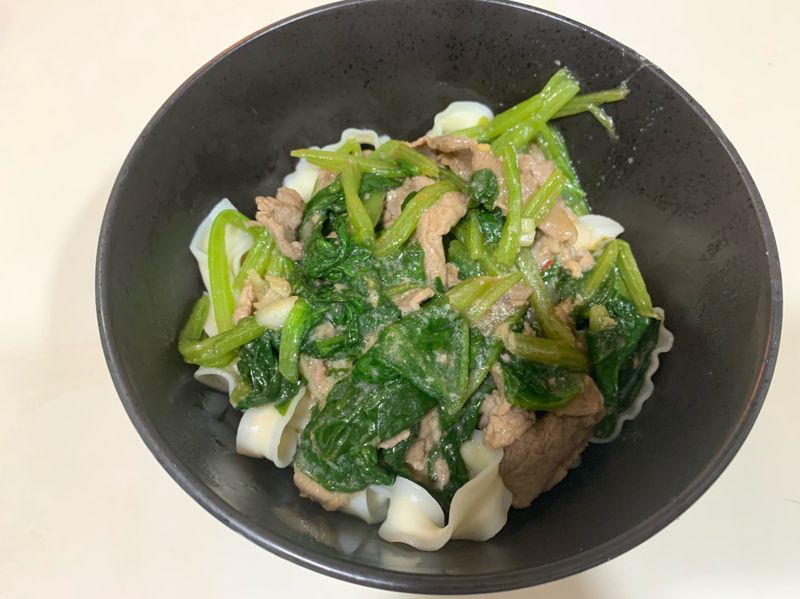 菠菜牛肉燴麵