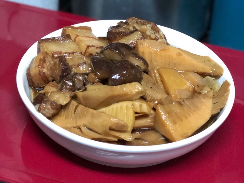 🌸春筍滷肉🌸