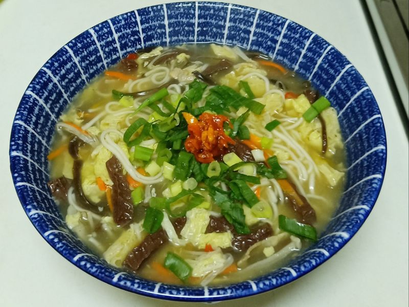 酸辣湯麵