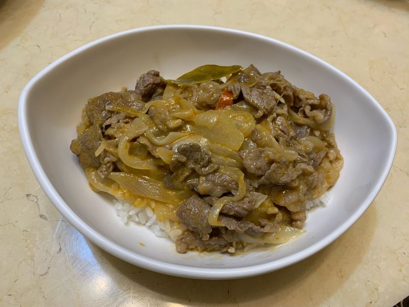 泰式牛肉紅咖哩