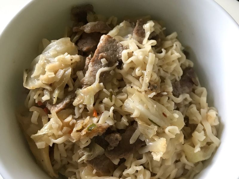 炒泡麵（快速清冰箱料理）