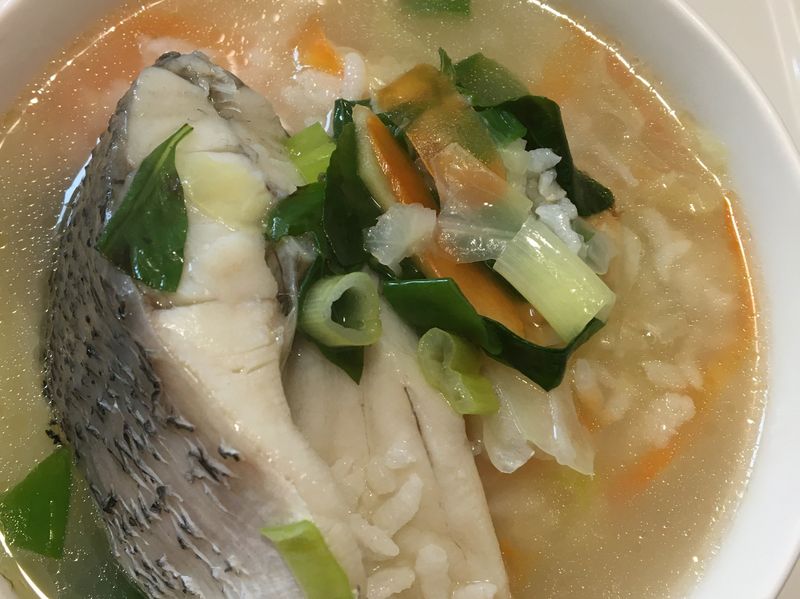 塔香鱸魚蔬菜粥