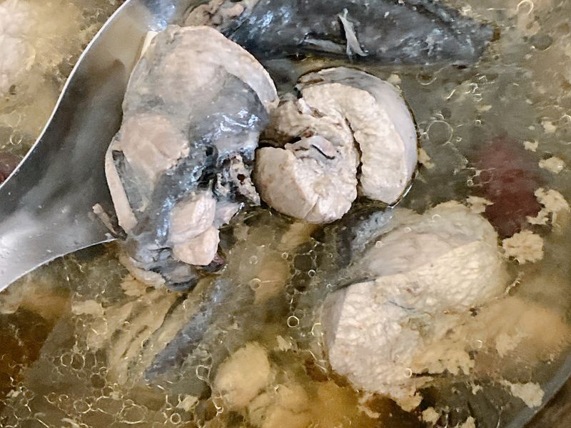 蒜頭烏骨雞