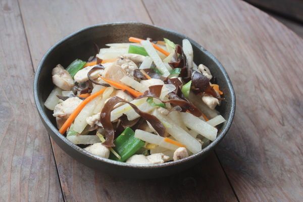 豆薯炒雞肉