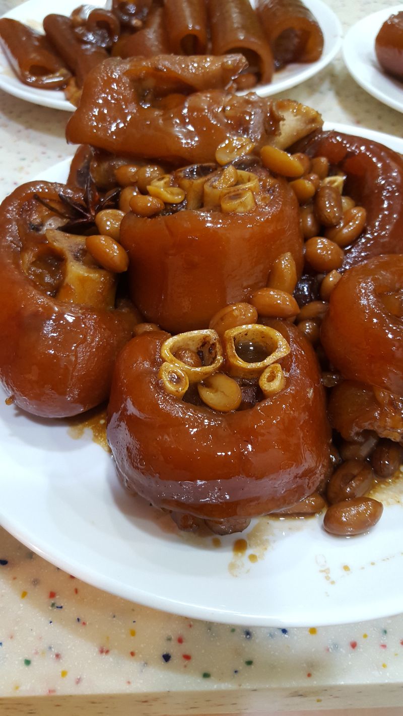 Q亮花生豬腳