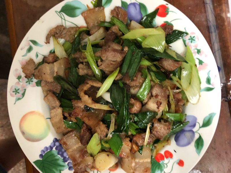 蒜苗炒三層肉