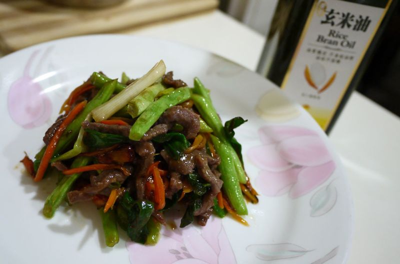 黃金玄米油Home炸料理-蔥爆蠔油牛肉