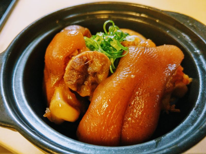 花生滷豬腳