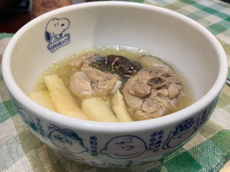 剝皮辣椒雞湯