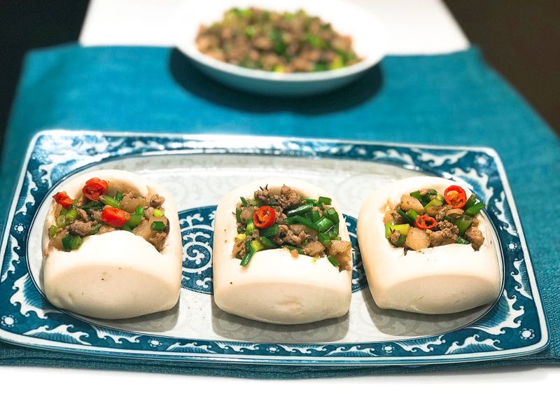 饅頭鑲蒼蠅頭