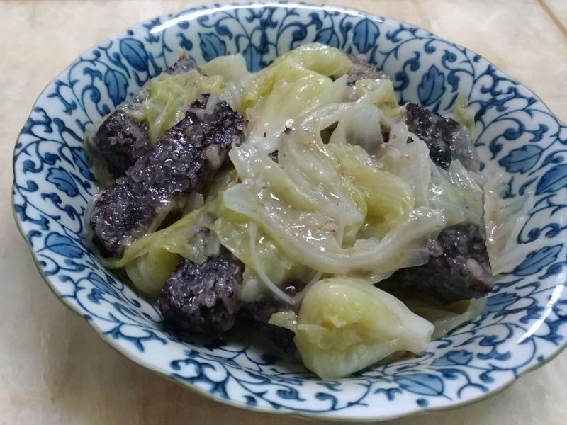 沙茶高麗菜米血
