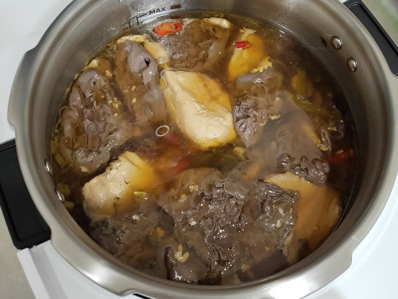 麻辣鴨血豆腐