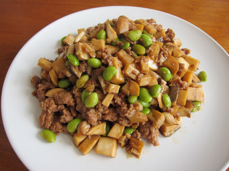 毛豆杏包菇炒絞肉