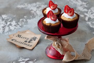 Christmas strawberry cupcakes