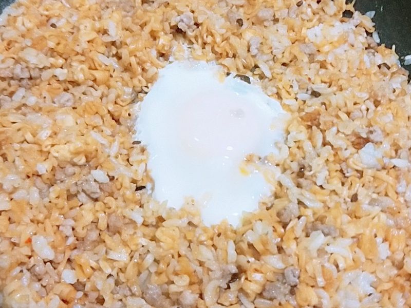 鍋巴炒泡飯