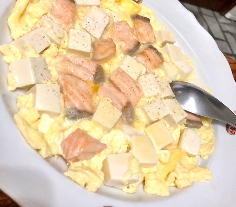鮭魚豆腐玉子炊