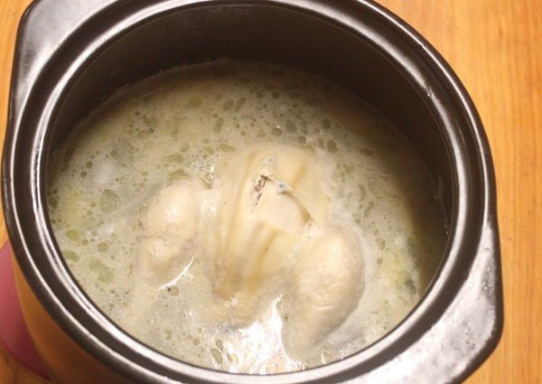 蒜頭燉雞