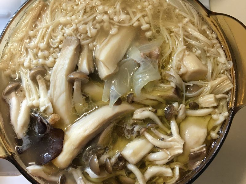 百菇雞腿湯