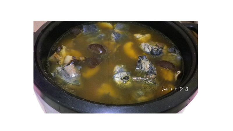 香菇烏骨雞湯