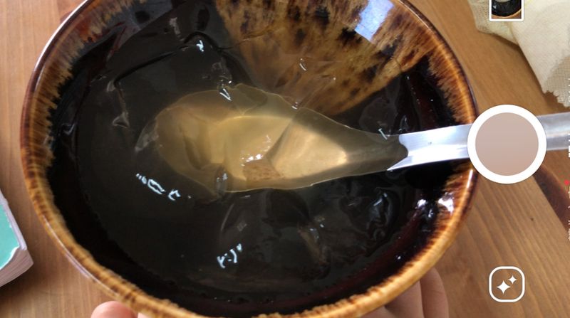 愛玉自己洗
