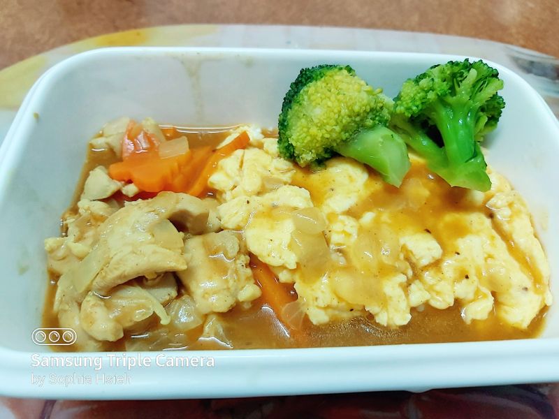 雞肉咖哩蛋包飯