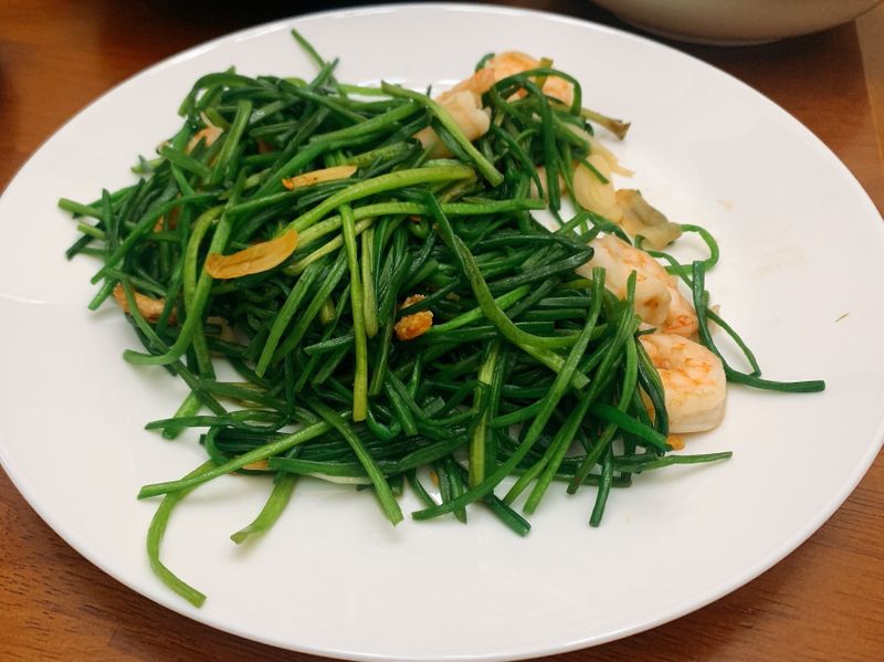 快炒水蓮鮮蝦料理