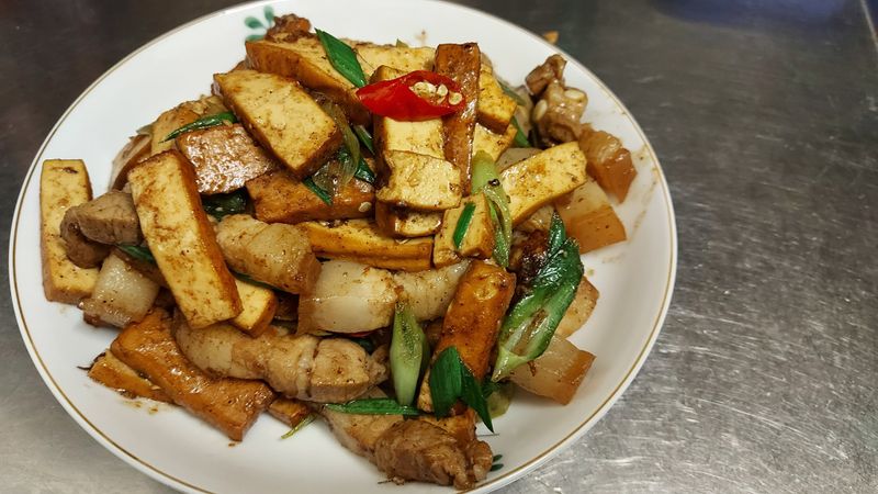 蒜苗豆干炒五花肉