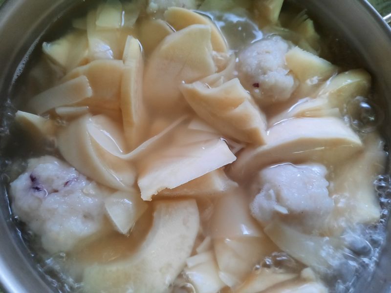 竹筍丸子湯