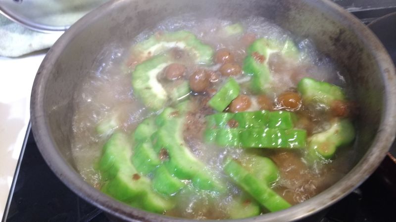 懶人10分鐘 素瓜子肉燉苦瓜
