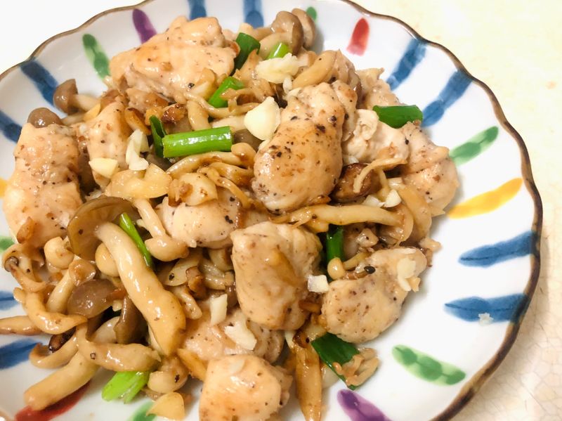 蒜香菇菇炒雞-10分鐘家常菜
