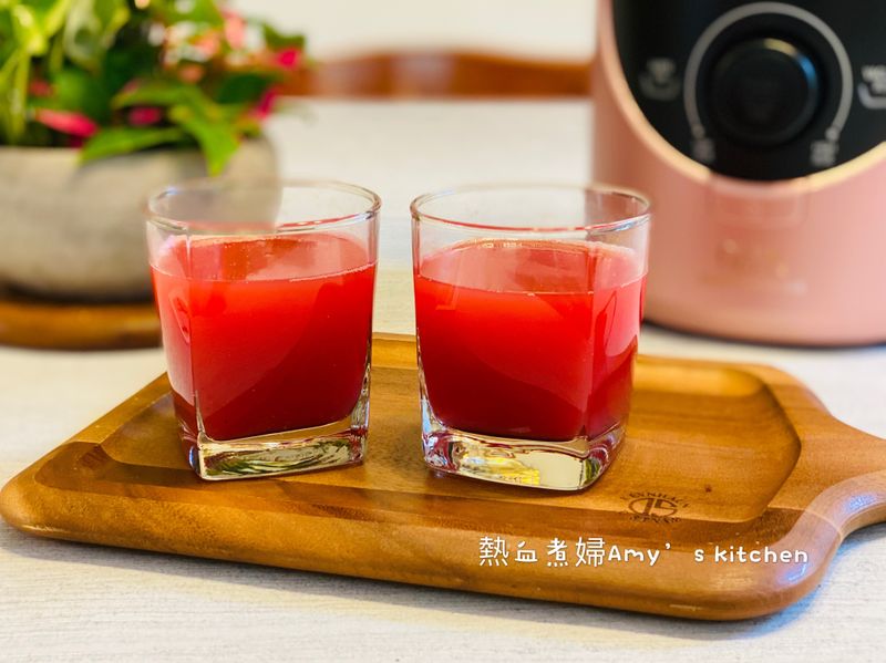 夏天消暑消水腫果汁~西瓜汁