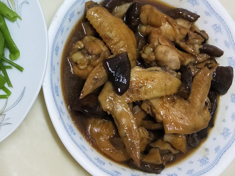 香菇滷雞翅