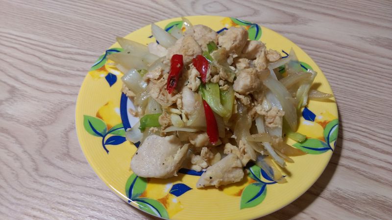 洋蔥雞丁炒蛋