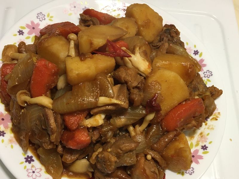 馬鈴薯炒雞腿