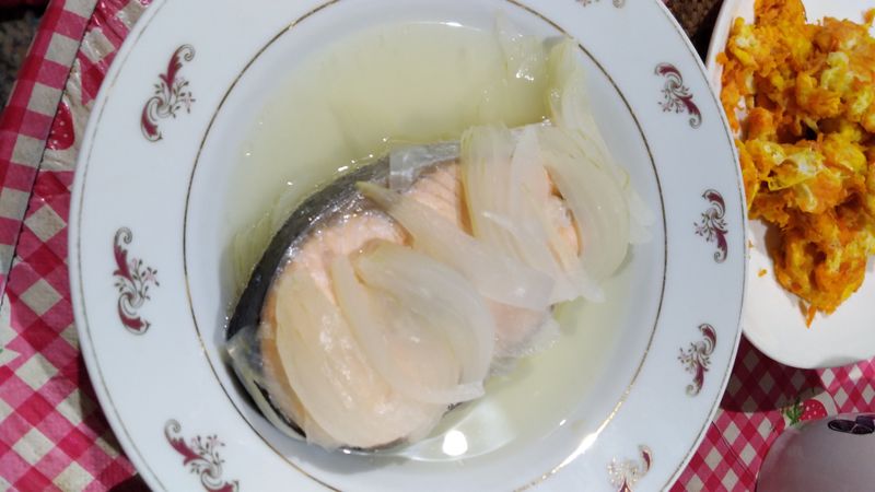 鮭魚蒸洋蔥