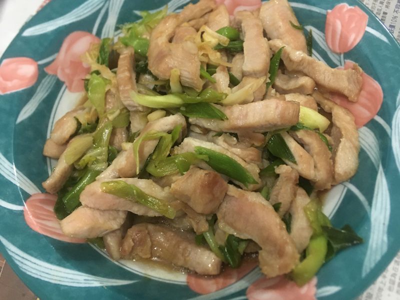 蒜苗炒松阪豬