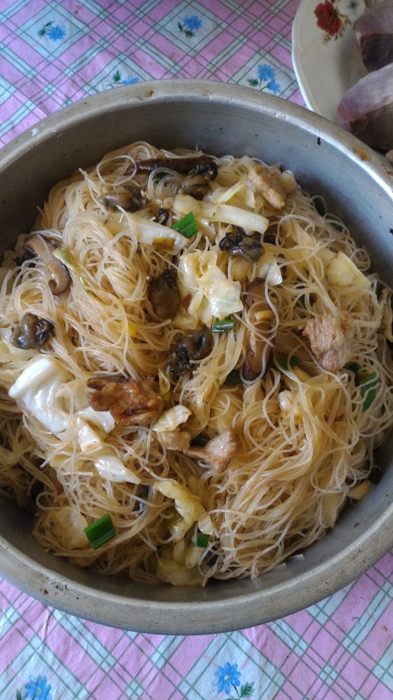 蚵乾炒米粉