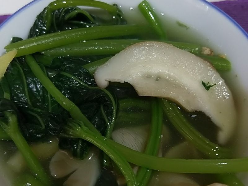 zaoka帶梗地瓜葉
