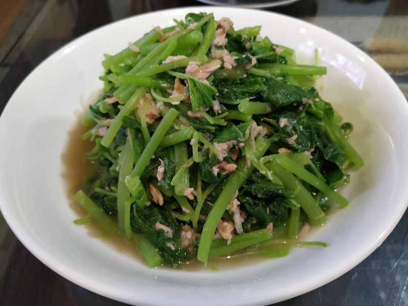 鮪魚拌莧菜